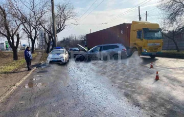 У Кривому Розі Hyundai протаранив маршрутку: є постраждалі серед пасажирів, фото з місця