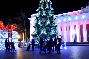 Одесский коп решился на смелый поступок возле главной елки: "Все аплодировали стоя", видео