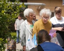 гуманітарна допомога для пенсіонерів та ВПО у Хмельницькому