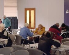 Безкоштовні продукти для ВПО та пенсіонерів у Кривому Розі