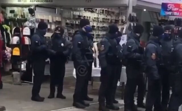 Поліція і Нацгвардія проводять облави на одеському ринку "7 кілометр", відео: відома причина