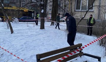 У Києві з балкона відкрили вогонь по людях: фото і подробиці з місця