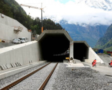 Кровавая стройка: в Швейцарии открывают самый глубокий тоннель