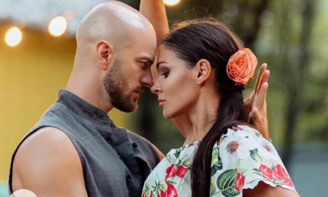 влад яма з дружиною, Лілія яма