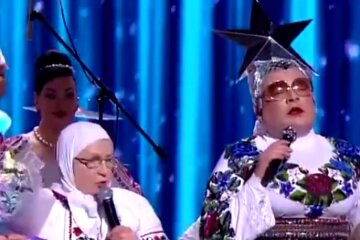 Данилко в образі Сердючки, вляпавшись у скандал, огризнувся на звинувачення: "Людям нічим зайнятися"