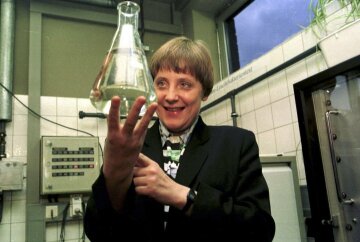 Архивные фото Меркель
