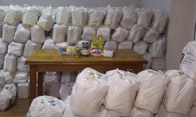 Безкоштовні продукти для ВПО та пенсіонерів