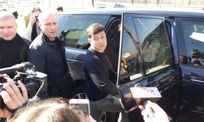 Кортеж Зеленського і Лукашенка приголомшив українців, кадри злили в мережу: “Порошенко кусає лікті”