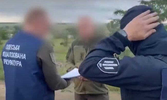 На передовой ни разу не были: командующий привлек бойцов к тяжелой работе, что известно о скандале