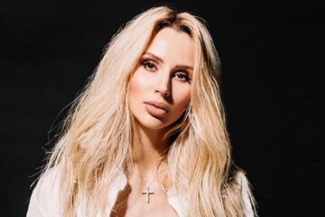 Зваблива Лобода не встигла прикрити декольте, чорне мереживо спустилося занадто низько: "заворожує"