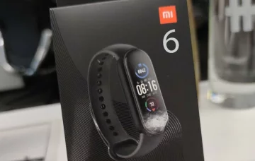 Xiaomi Mi Band 6 засветили на первом "живом" снимке: появились детали о долгожданной новинке