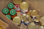 Безкоштовні продукти для ВПО та пенсіонерів у Запоріжжі