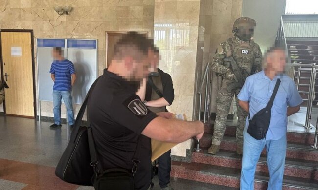 Поклали собі в кишені 400 млн: чиновників упіймали на корупції, розкрито цинічну схему