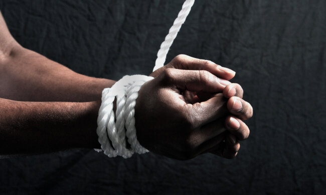 Полонені українки сидять в концтаборі: в мережі опублікували страшні фото