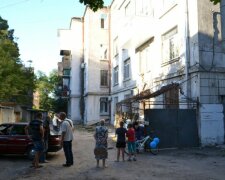 На Ровненщине женщина прыгнула с балкона с паспортом в кармане