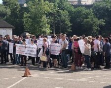 Жители Одесской области окружили здание Одесской ОГА: кадры бунта
