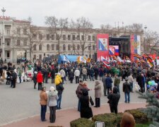 Соцсети посмеялись над «массовостью» митингов в честь аннексии Крыма — фото