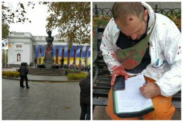"Тут не повинно бути нічого російського": відомий одесит облив фарбою пам'ятник Пушкіну, кадри