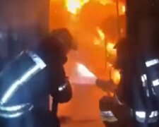 Николаев попал под обстрел оккупантов: загорелся жилой дом, кадры с места пожара