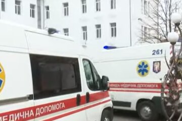 Мест нет, врачи болеют, а персонал увольняется: главврач рассказал о катастрофе в киевской больнице