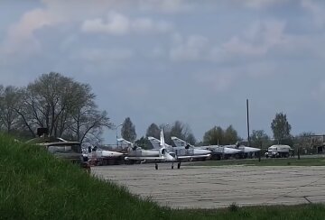 Беларусь отдала войскам рф важный аэродром: в Генштабе указали на тревожный сигнал
