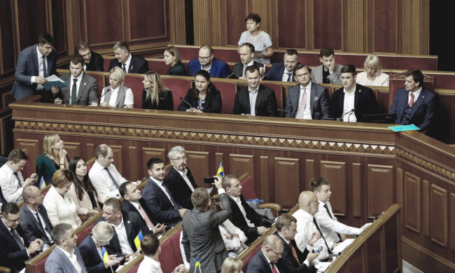 Журналіст розповів про таємні групи впливу в українській політиці