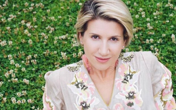 Тренер «Зважені та щасливі» Анита Луценко задрала платье и показала свою женственность: неожиданное фото