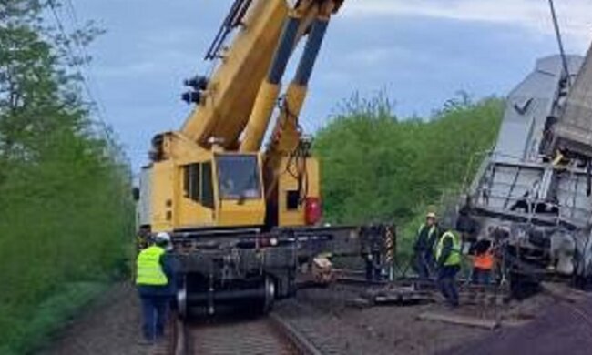 Серйозна катастрофа на залізниці: в "УЗ" зробили термінову заяву