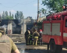 Украинский город попал под обстрелы, движение поездов ограничивают: что происходит