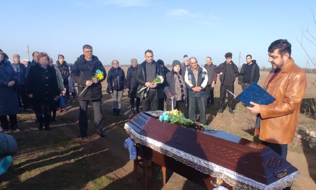 "Це біль для всієї країни": на Одещині провели в останній шлях захисника України