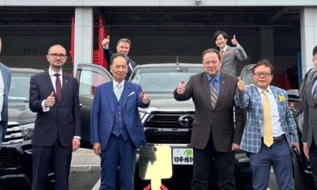 Оплатили со своих зарплат: японские депутаты приобрели десятки авто для защитников Украины