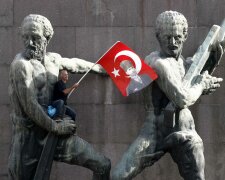 В Турции выгнали 28 мэров: вспыхнули беспорядки