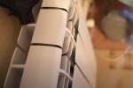Платежі за тепло влітку: деяким українцям доведеться сплачувати за опалення в червні, чому це відбувається