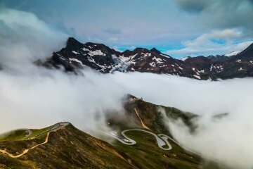 Захватывающие снимки самой красивой высокогорной дороги Европы (фото)