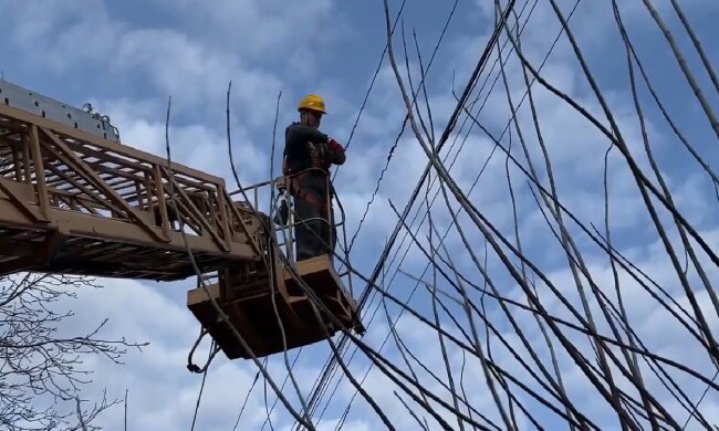 Графіки відключення світла в Одеській області на 11 грудня