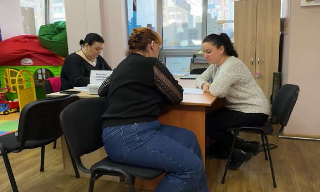 Безкоштовні продукти для ВПО та пенсіонерів у Полтаві