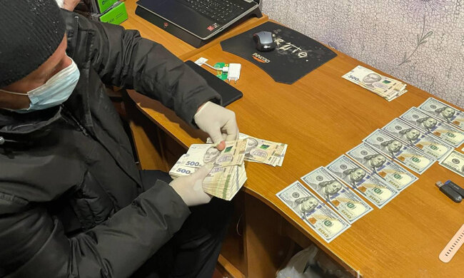 На Дніпропетровщині обманом оформили кредити на інших людей: деталі схеми