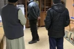 Священик вирішив "провчити" школярку, яка рвала черешні біля храму: йому загрожує 5 років