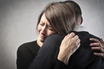 грусть плачет слезы