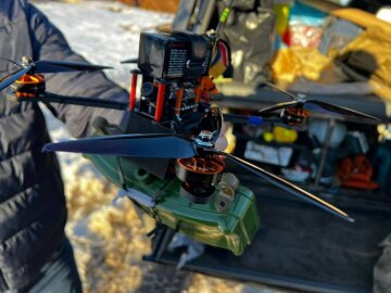 Оккупанты создают дроны вооруженные миной МОН-50, которая запрещена Конвенцией  - фото