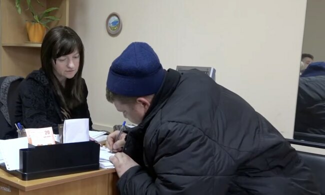 Грошова допомога для ВПО та пенсіонерів у Дніпрі