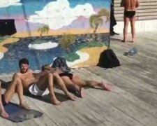 Засмагають, як влітку: в мережі показали дивовижне відео з одеського пляжу