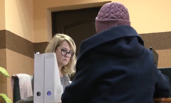 Денежная помощь для пенсионеров в Днепропетровской области