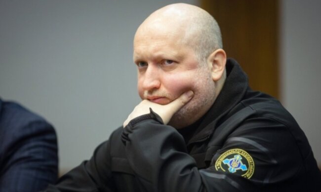 "Краще б у військкомат і на передову": Турчинов здивував українців зізнанням, екс-політика чекають на допит