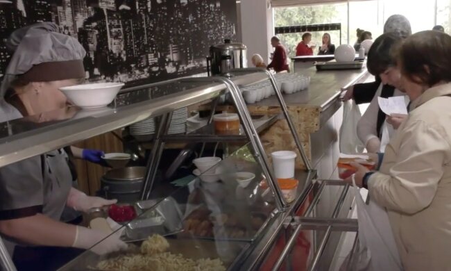 Безкоштовні продукти для ВПО у Києві