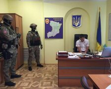 Прокурор «кришував» видобуток бурштину на Рівненщині (фото)