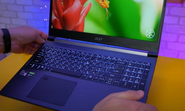 ноутбук, скриншот Ютуб