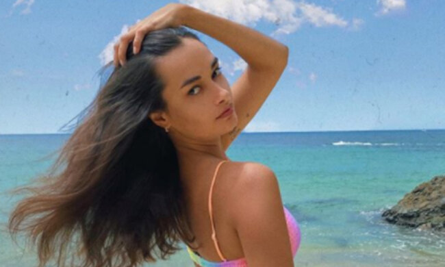 Дика брюнетка з Victoria's Secret в екстра-міні не втримала свою "тигрицю": "Яка жінка!"