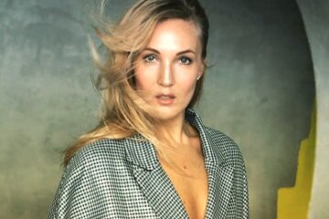 Дружина Кошового з "Квартал 95" показала рідкісні кадри з сестрою-красунею: "У рюшах і пір'ї..."