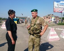 Савченко на границе с “ЛНР” сделала селфи с бойцами-правосеками